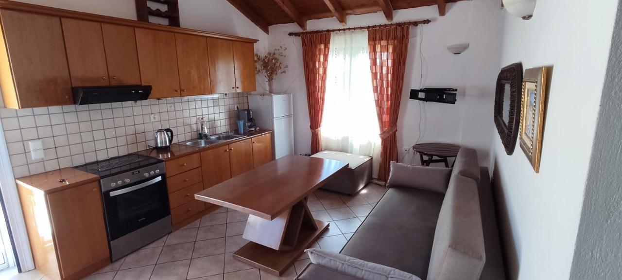 Lambrini Studios Parga Room photo